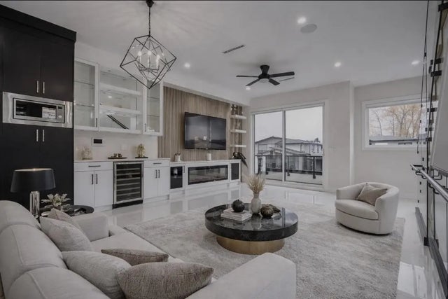 16649 18a Avenue 101, Surrey
